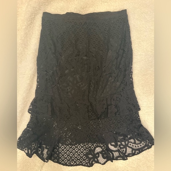 Venus Black Lace Ruffle Skirt | Size 16 | High-Low Layered Hem - Picture 3 of 4